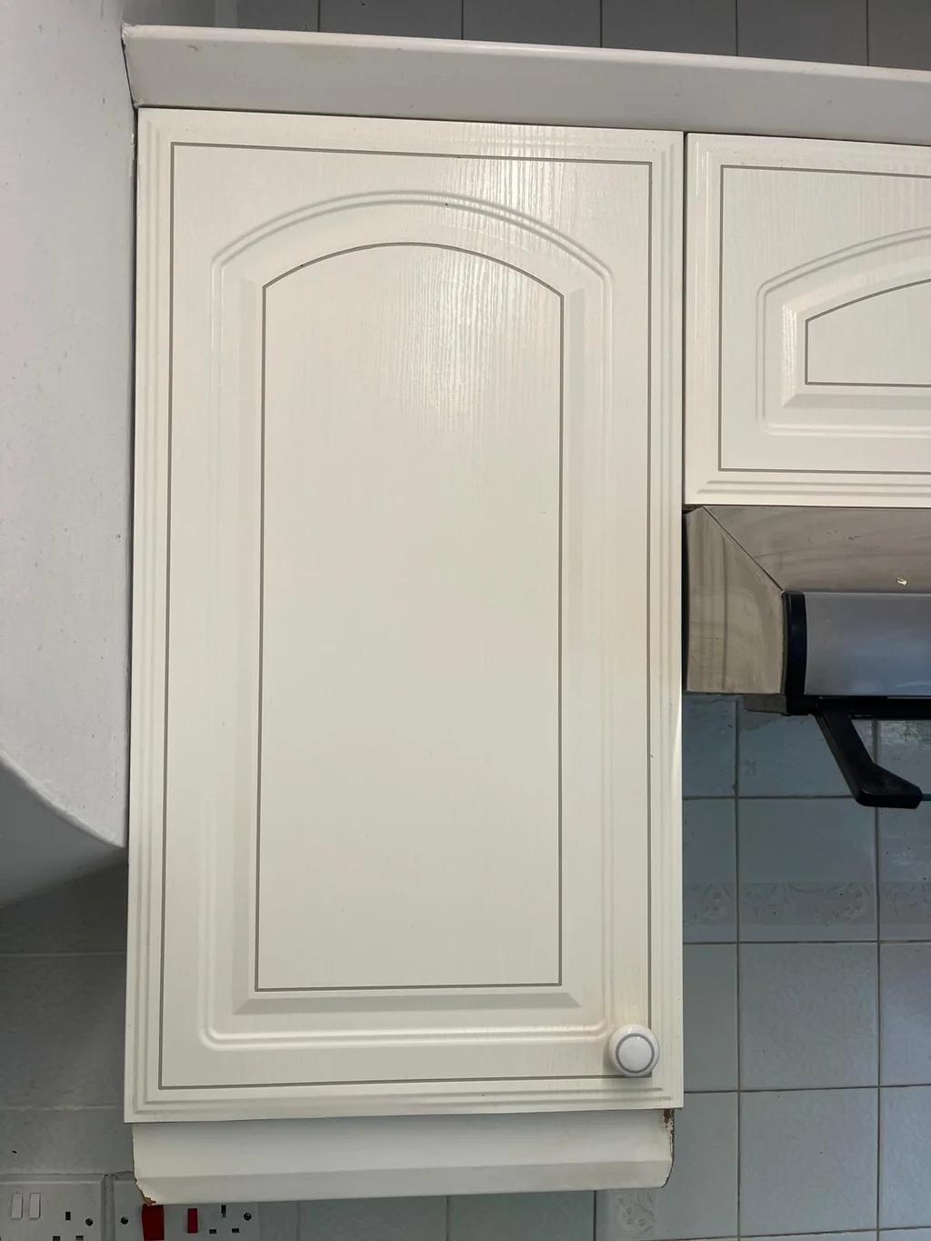 Kitchen cupboard door restored during an end of tenancy clean
