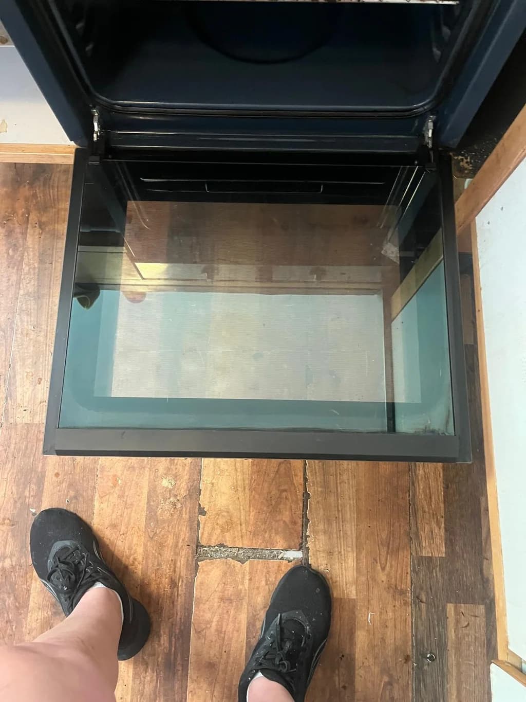 Oven door glass clear after grease removal